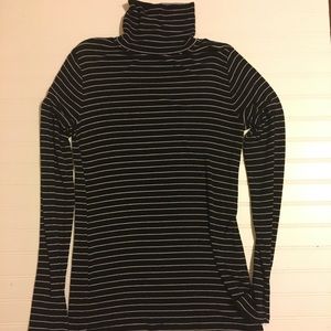 Great basic black and white top